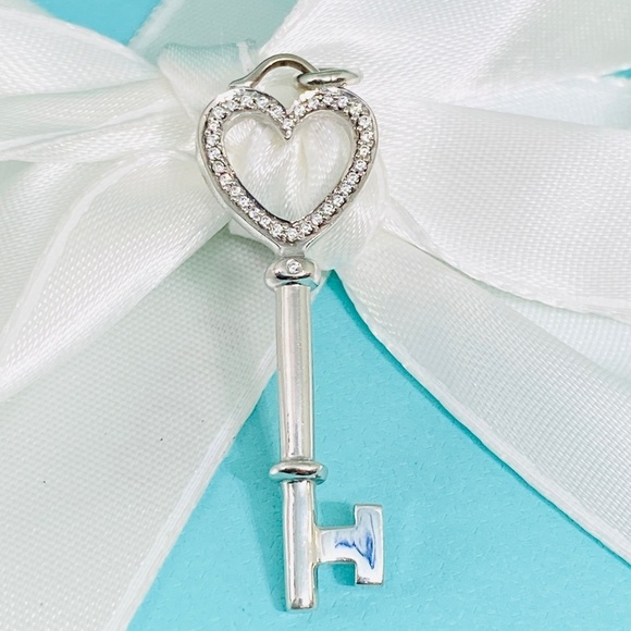 Tiffany & Co diamond Heart Key 1.5” size medium MSRP $2900 retired - Picture 1 of 4
